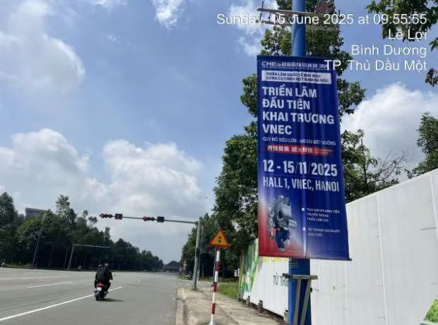 华机蓝在越南刷屏!2025越南国际机床展百个道旗广告全面上线!-华机展